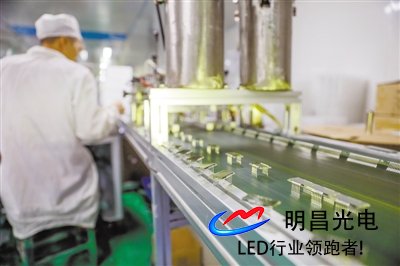 液晶面板廠家龍川耀宇：突破顯示科技技“新藍(lán)海”